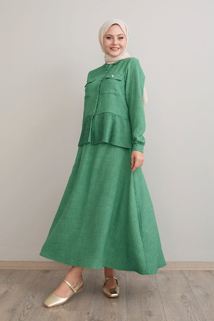 MDS Women Green Linen Suit with a Pleated Skirt - Salisbury