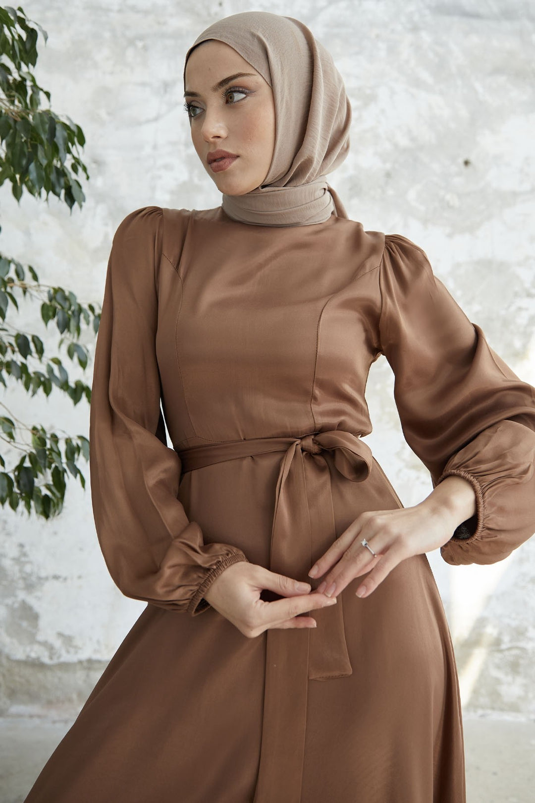 MDS Women Belted Balloon Sleeve Satin Dress - Camel - Worms