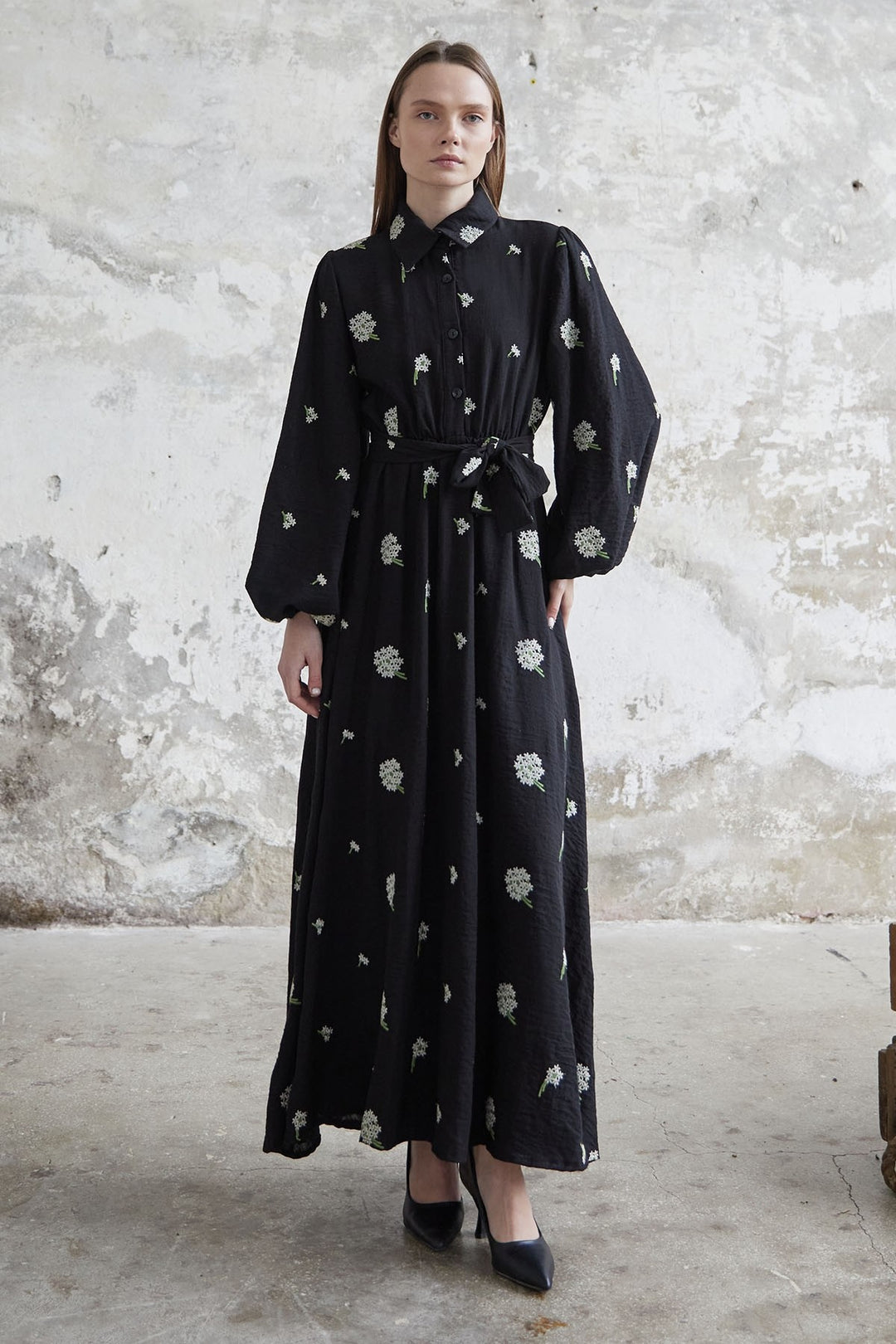 MDS Women Floral Embroidered Linen Dress - Black - Zürich