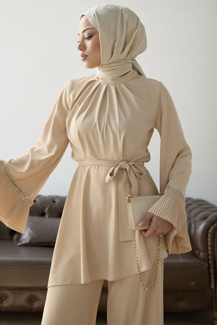 MDS Women Armchair with Belted Skirt Set - Beige - Carpi