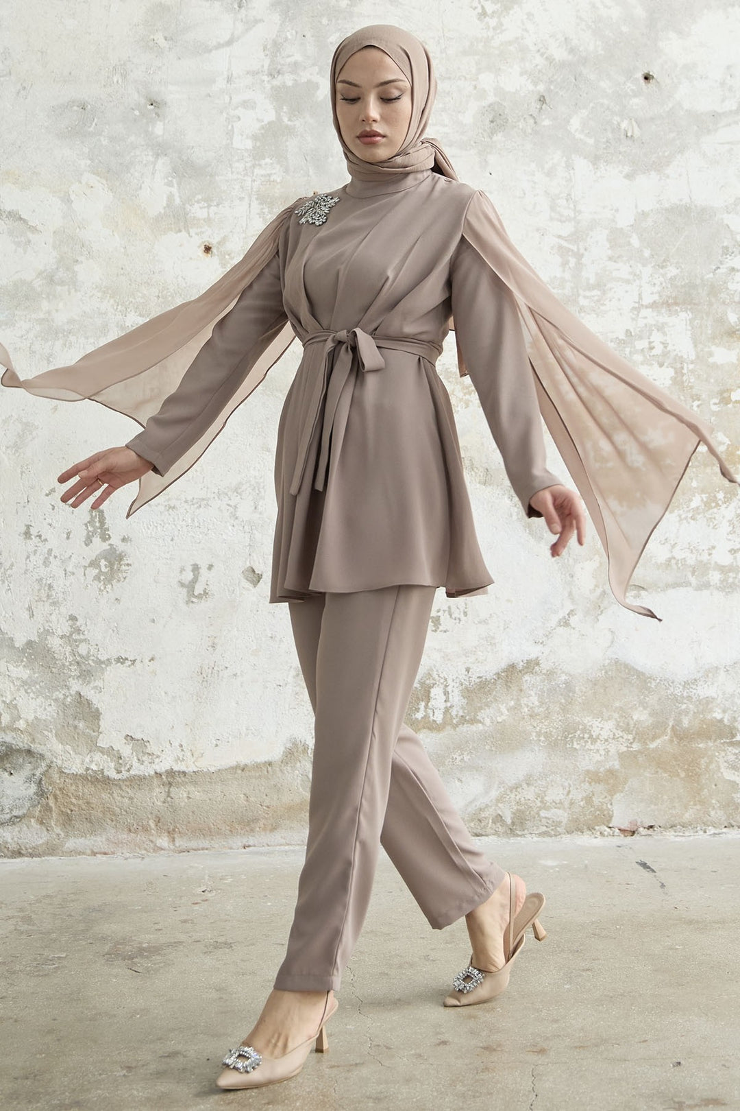 MDS Women Stone-Accented Tulle Crepe Set - Beige - Lleida