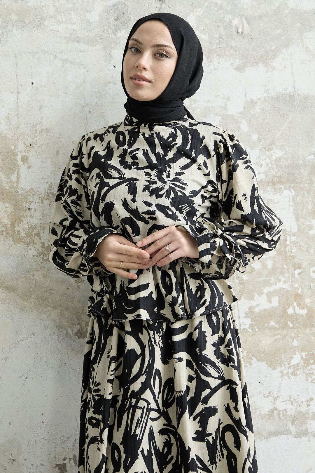MDS Women Sleeve Tied Patterned Skirt Suit - Black - Beveren