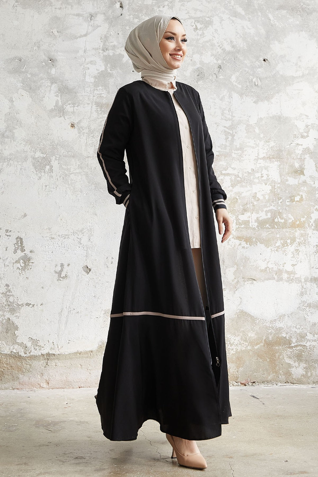 MDS Women Hazel Striped Patterned Abaya with Ribbons - Black - Loughborough