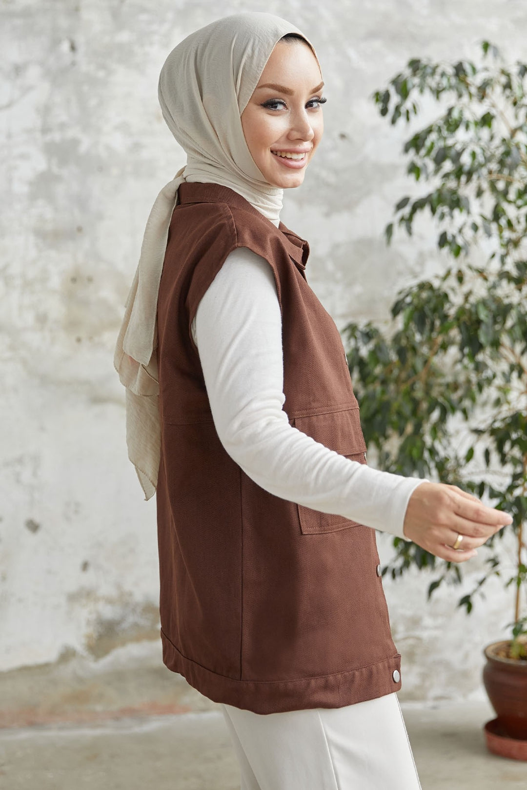 MDS Women Cover Pocket Gabardine Vest - Bitter Coffee - Novovolynsk