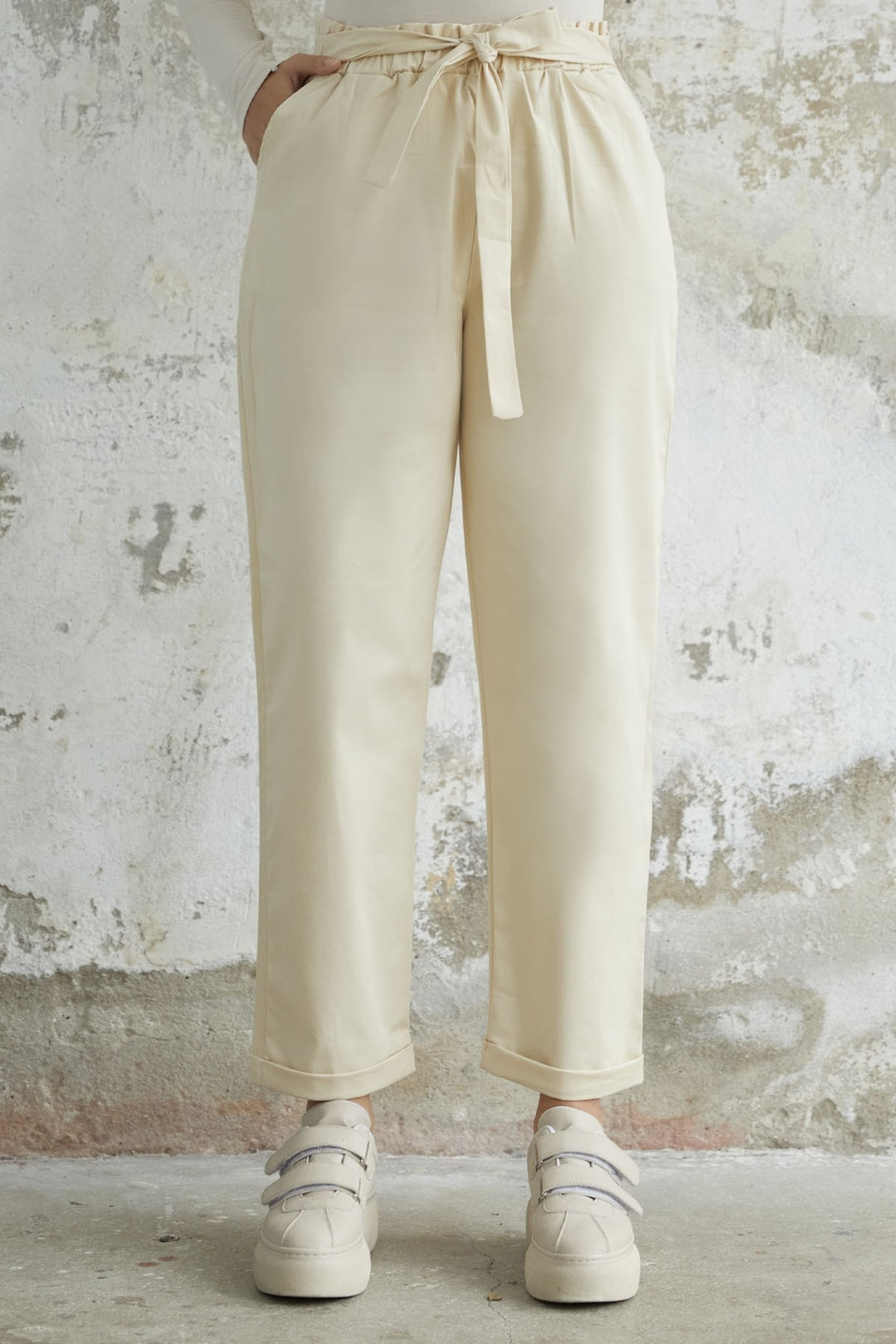 MDS Women Norisa Belted Gabardine Carrot Pants - Stone - Saint-Germain-en-Laye
