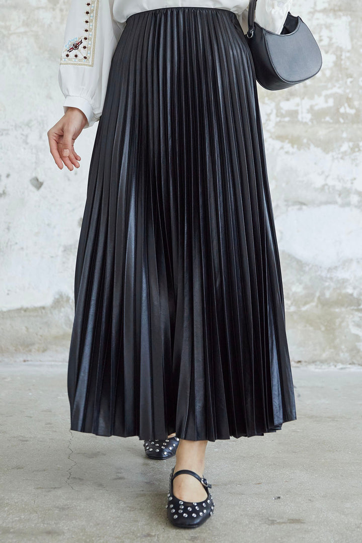 MDS Women Tight Pleated Skirt - Black - Cork