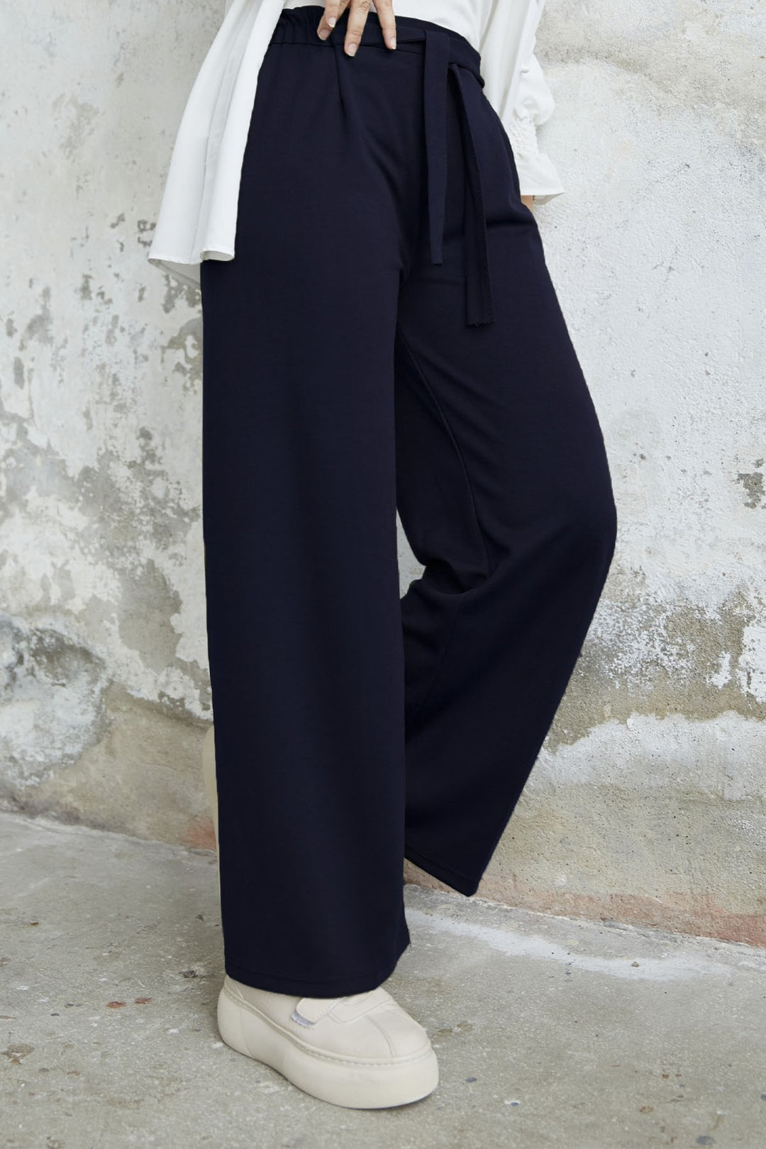 MDS Women High-Waisted Wide Leg Scuba Pants - Navy Blue - Bollate