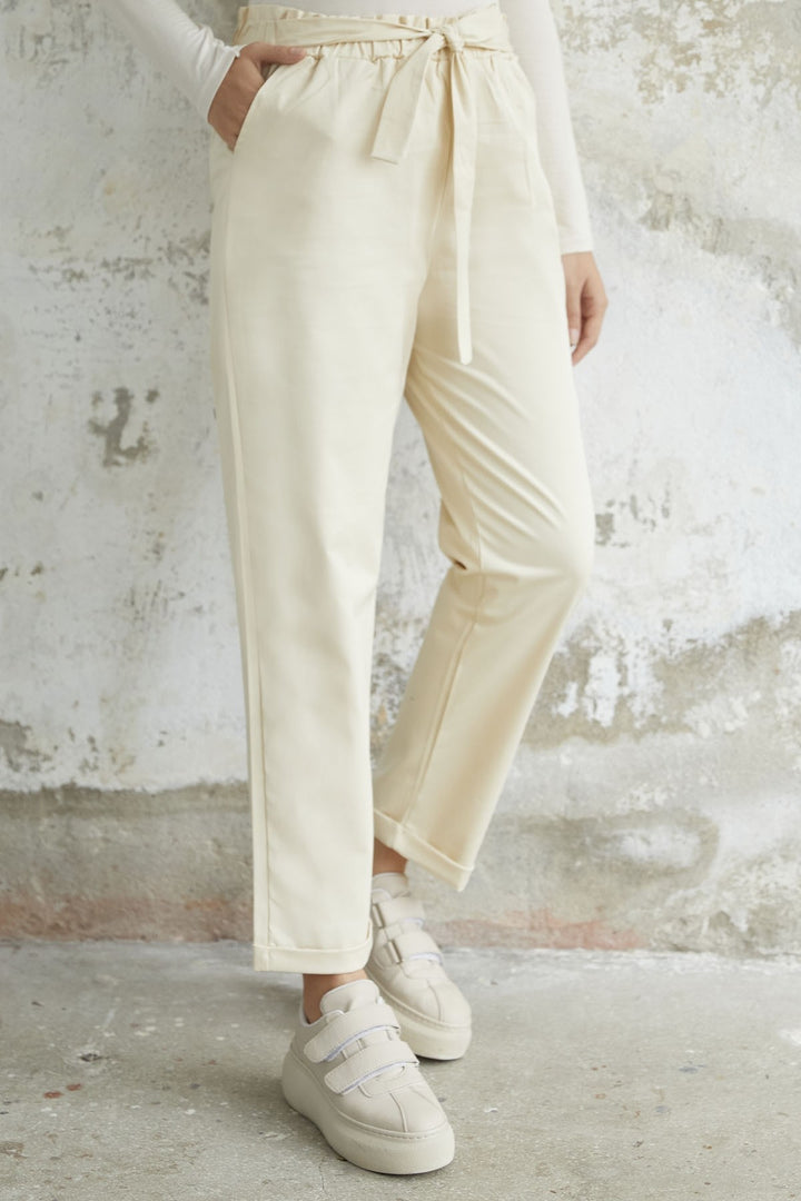 MDS Women Norisa Belted Gabardine Carrot Pants - Stone - Saint-Germain-en-Laye