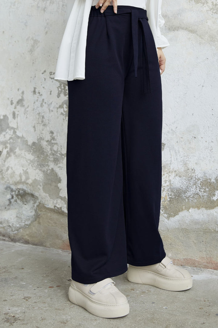 MDS Women High-Waisted Wide Leg Scuba Pants - Navy Blue - Bollate