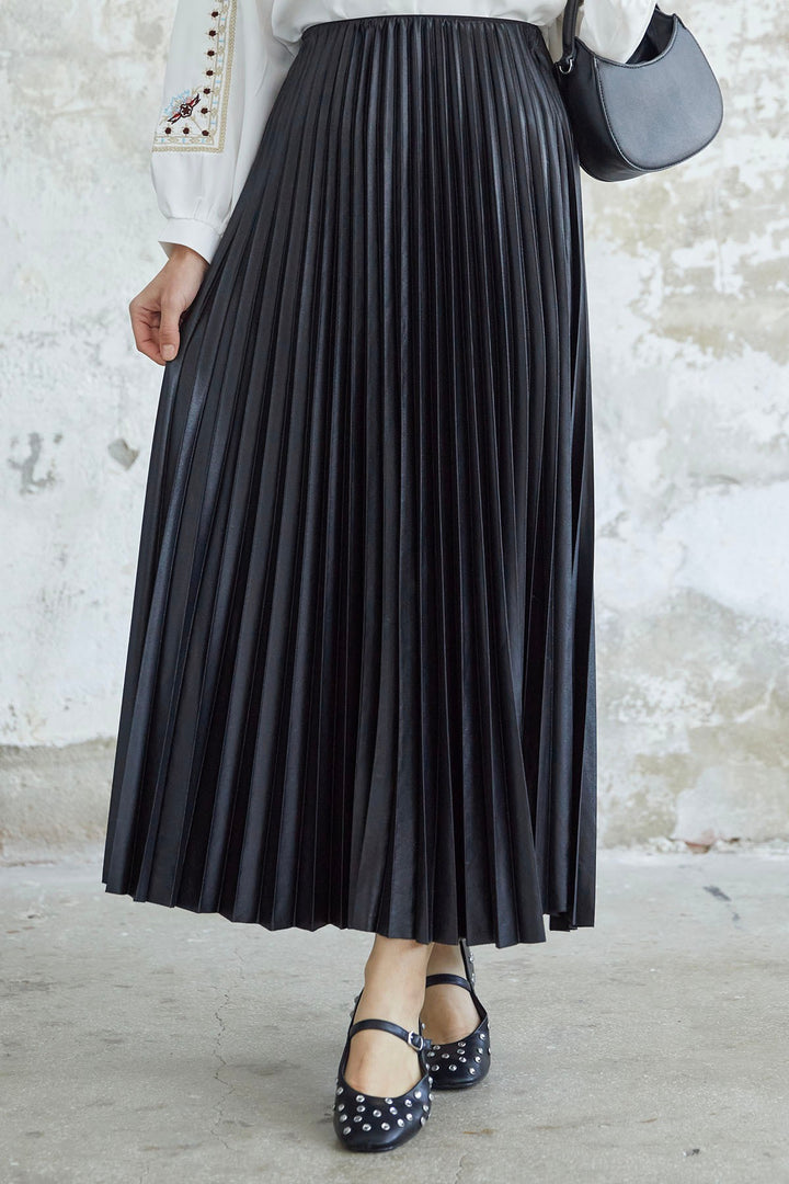 MDS Women Tight Pleated Skirt - Black - Cork