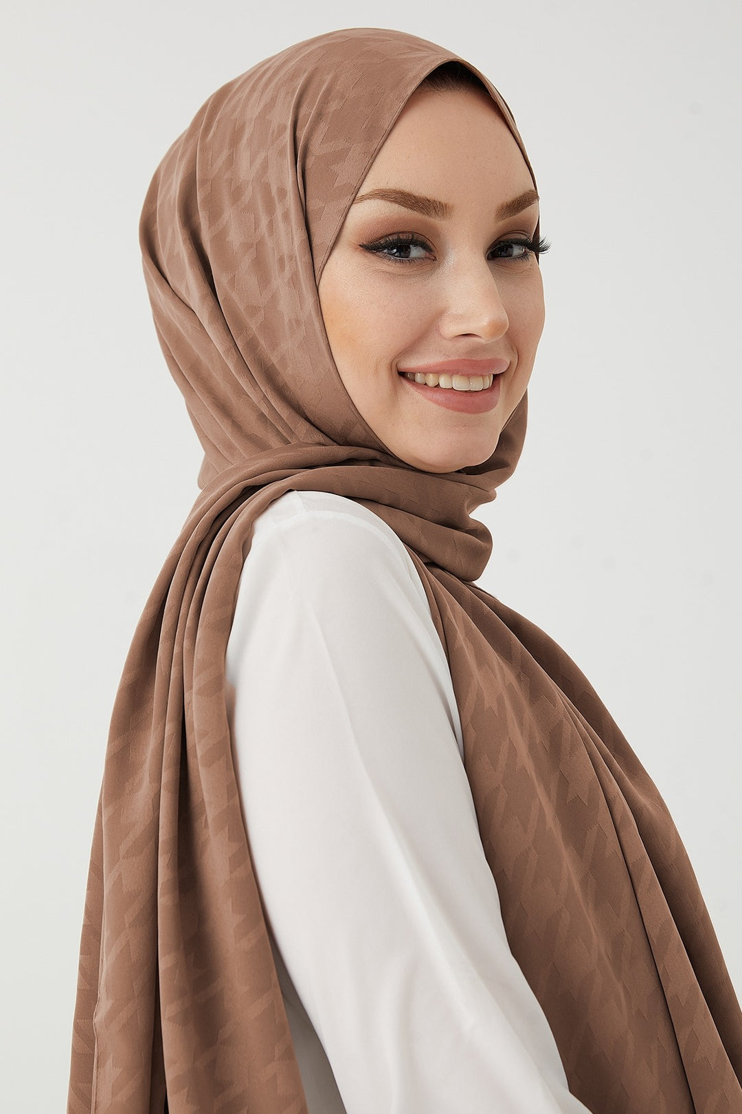 MDS Women Home Patterned Silky Jacquard Shawl - Milky Coffee - Udine