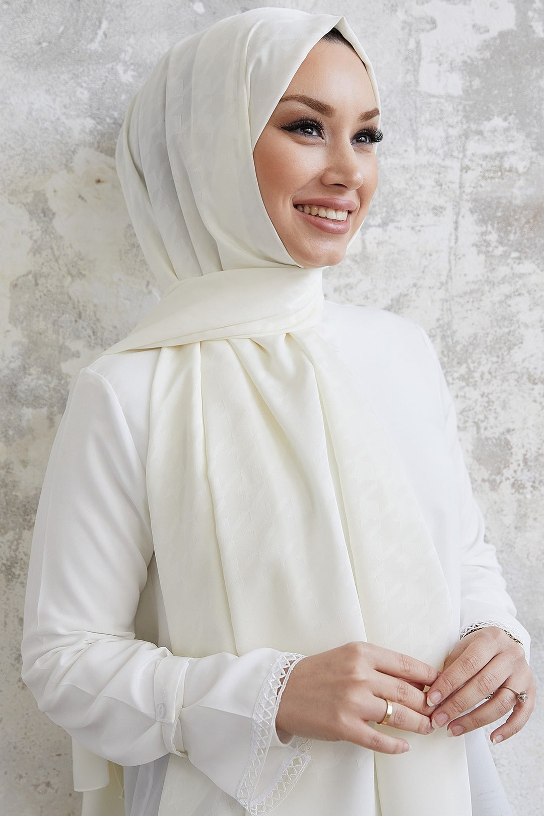 MDS Women Home Kazayağı Pattern Silky Jacquard Shawl - White - Brentwood