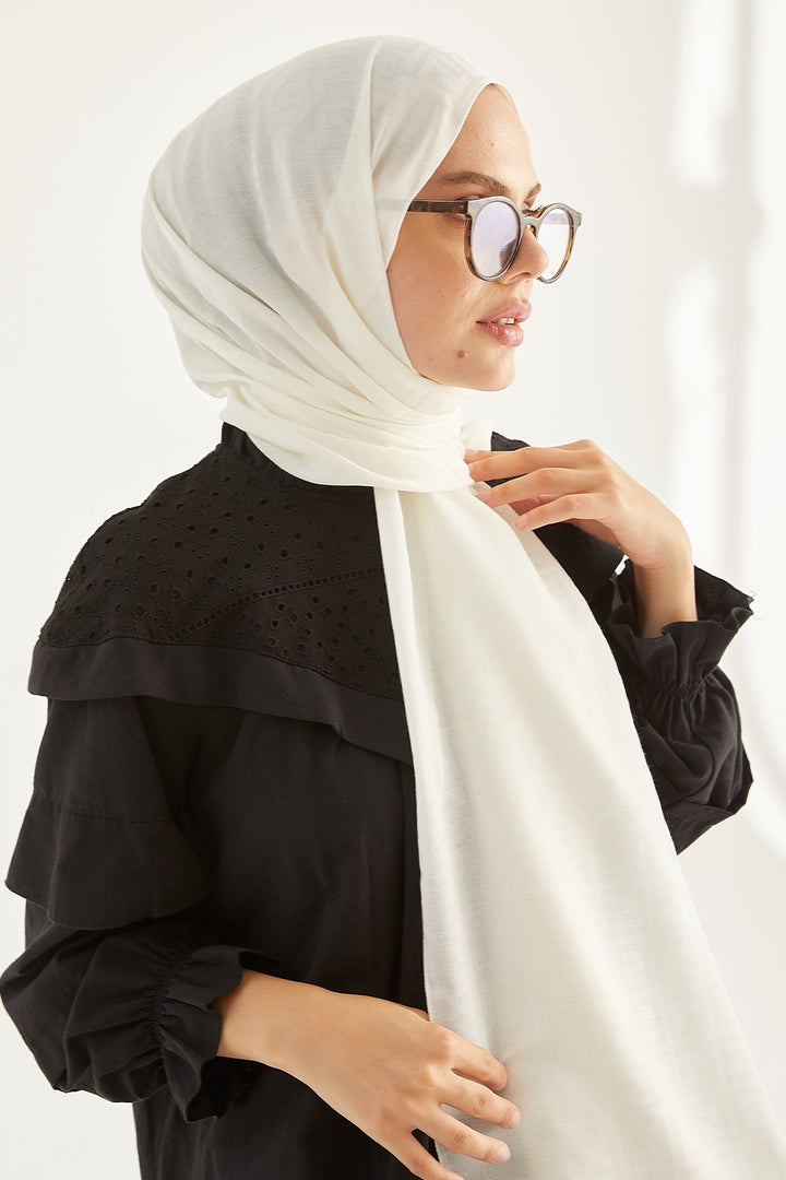 MDS Women Patterned Jacquard Cotton White Shawl - Perpignan