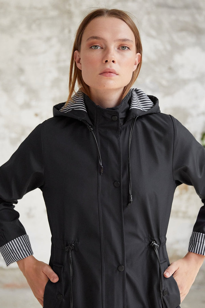 MDS Women Line Pattern Trench Coat - Black - Scandicci
