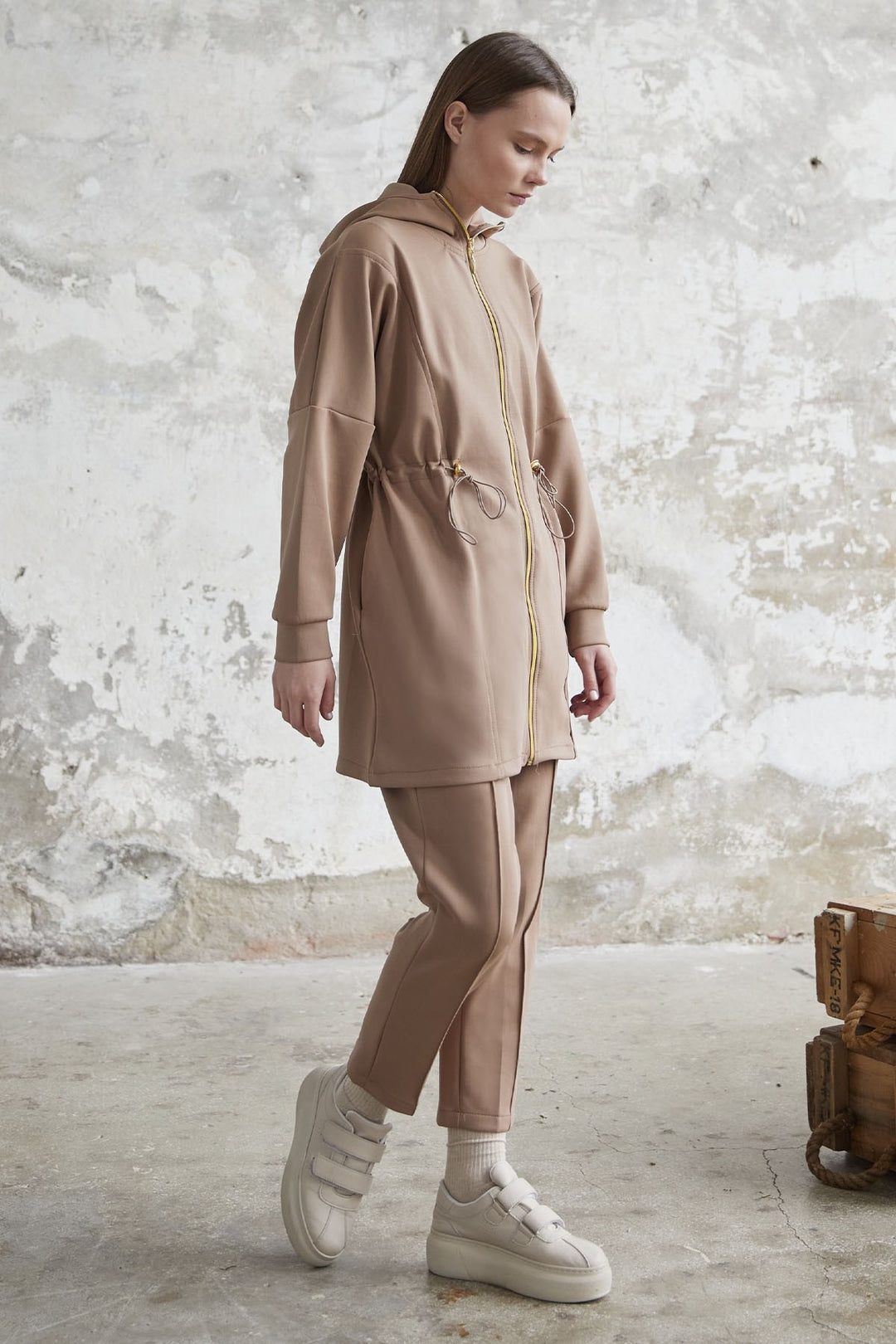 MDS Women Mior Zippered Tunnel Collared Scuba Suit - Beige - Novomoskovsk