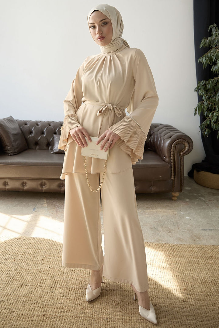MDS Women Armchair with Belted Skirt Set - Beige - Carpi