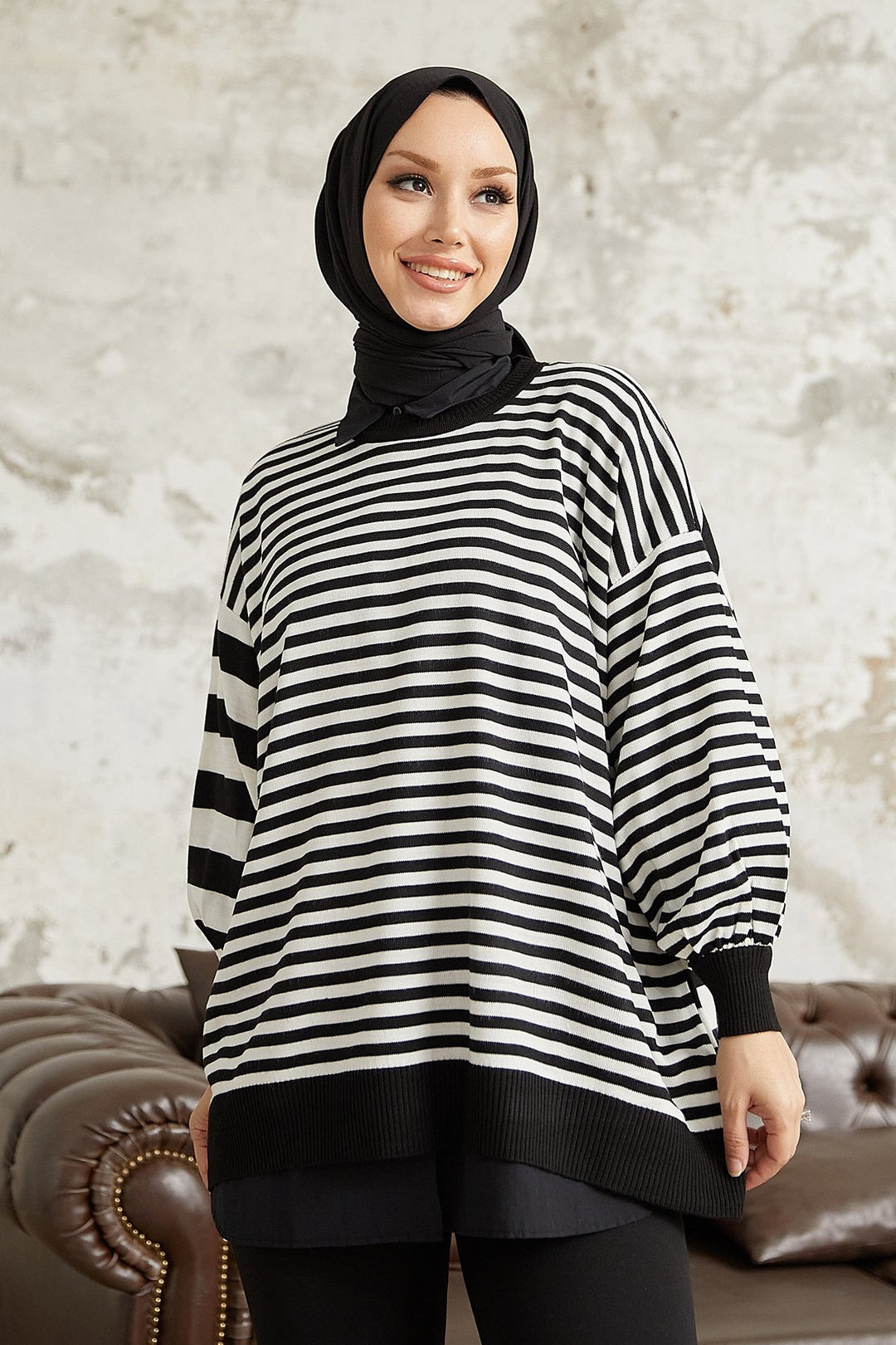 MDS Women Fruit Striped Balloon Sleeve Knit Tunic - Black - Andújar