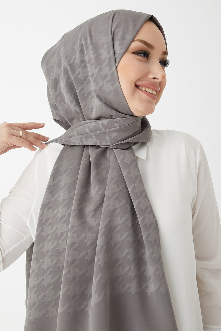 MDS Women Home Kazayağı Pattern Silky Jacquard Shawl - Dark Grey - Wood Buffalo