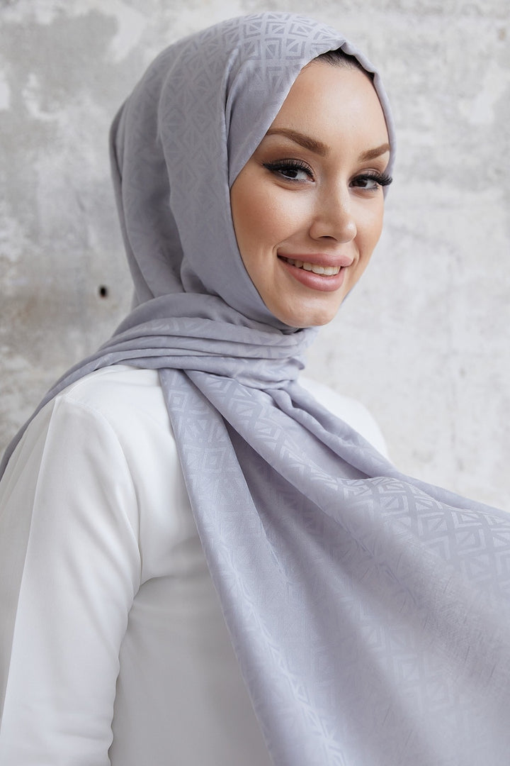 MDS Women Pyramid Pattern Jacquard Shawl - Gray - Mayagüez