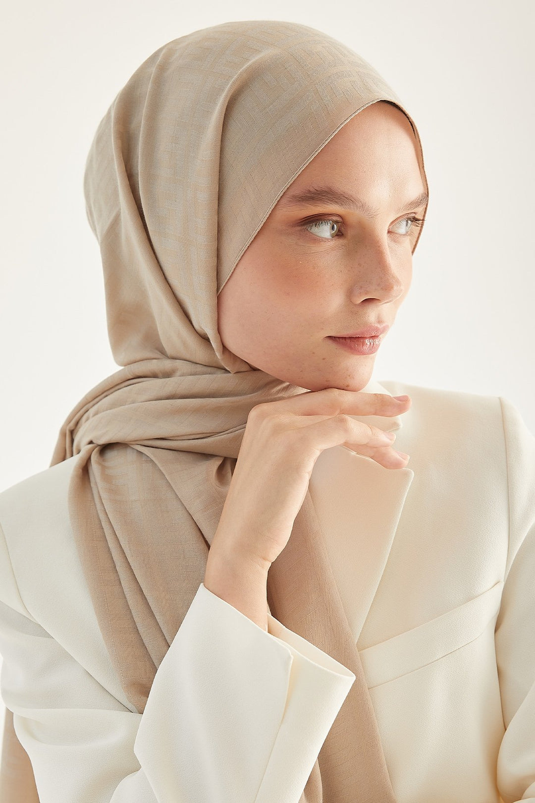 MDS Women Handwoven Jacquard Cotton Scarf - Beige - Aalst