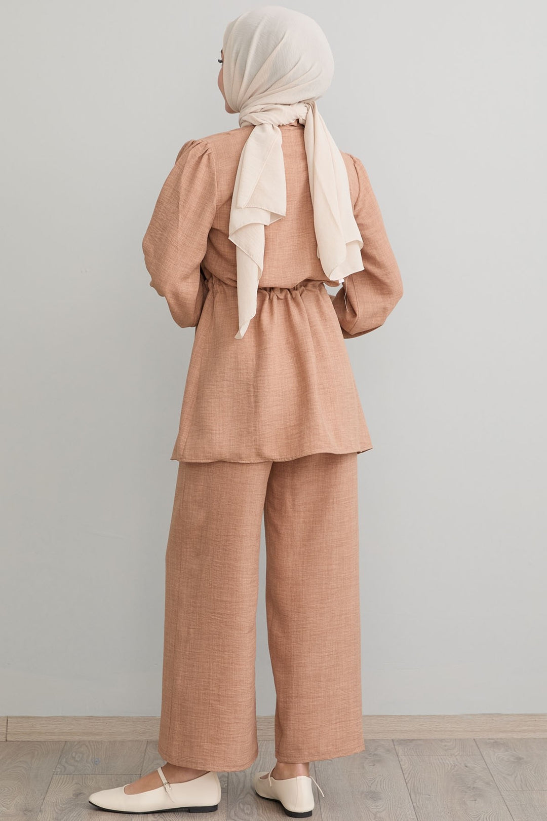 MDS Women Tunnel Arched Camel Linen Suit - Rovereto