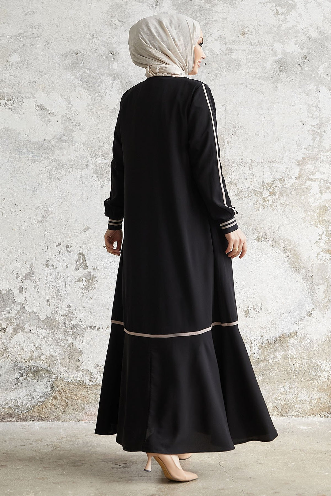 MDS Women Hazel Striped Patterned Abaya with Ribbons - Black - Loughborough
