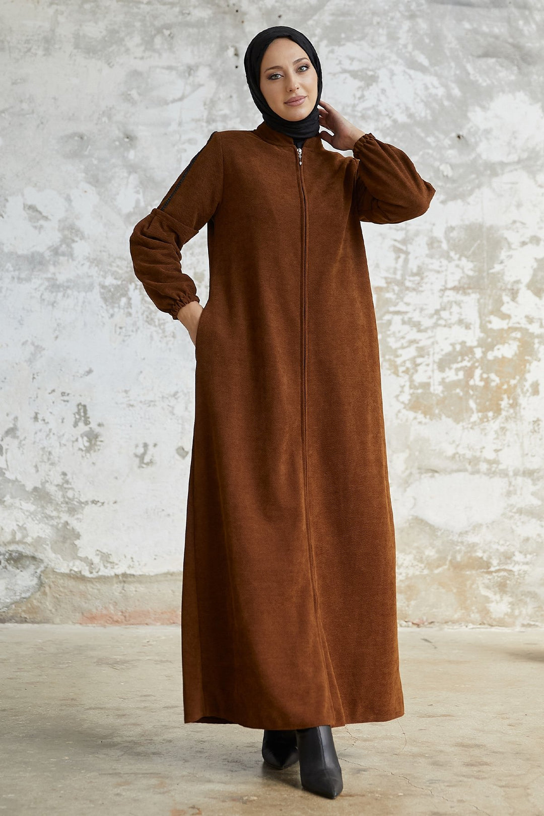MDS Women Eleni Collar Pulley Detail Abaya - Beige - Smyrna
