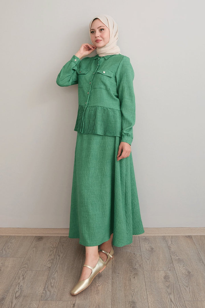 MDS Women Green Linen Suit with a Pleated Skirt - Salisbury