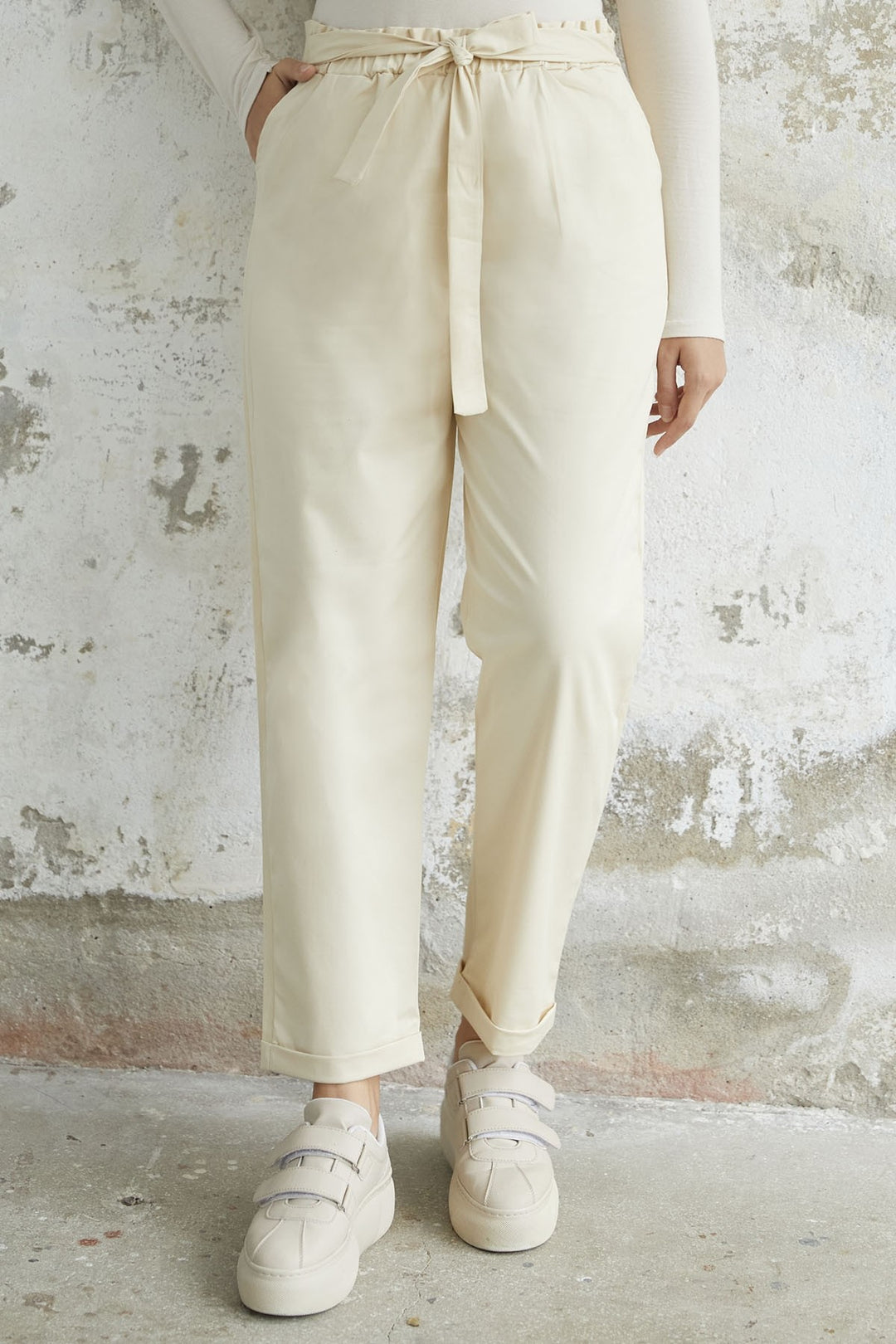 MDS Women Norisa Belted Gabardine Carrot Pants - Stone - Saint-Germain-en-Laye