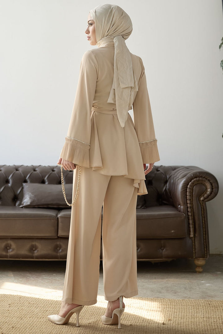 MDS Women Armchair with Belted Skirt Set - Beige - Carpi