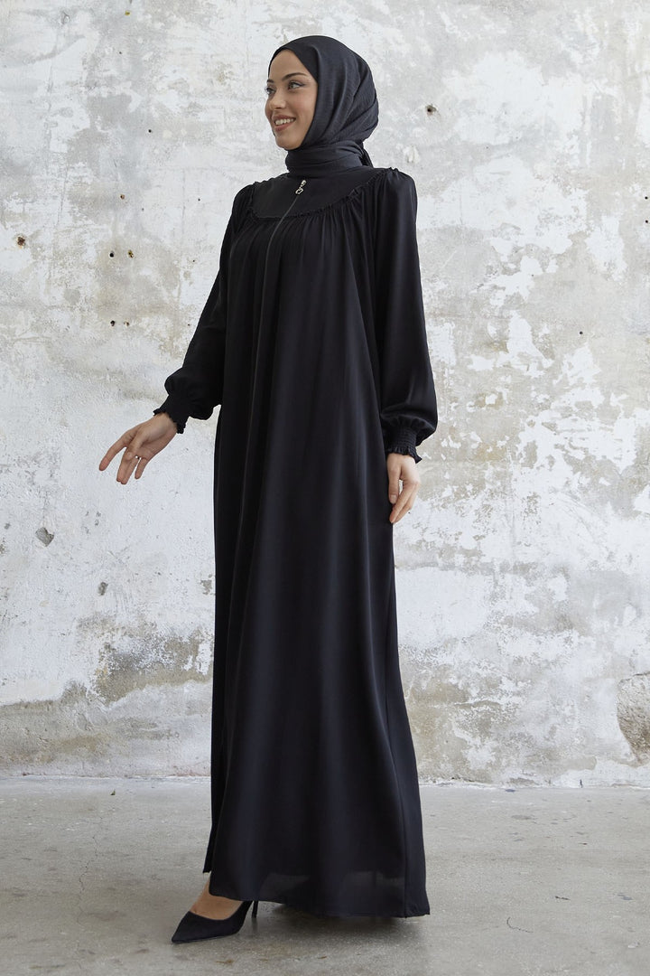 MDS Women Sleeve Tip Ruffled Abaya - Black - San Felipe del Progreso