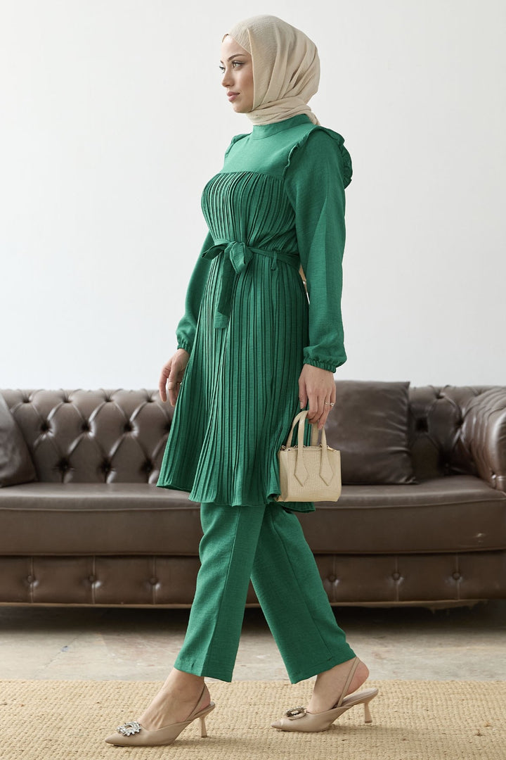 MDS Women Ruffled Detail Set with Front Pleat - Emerald Green - Felgueiras