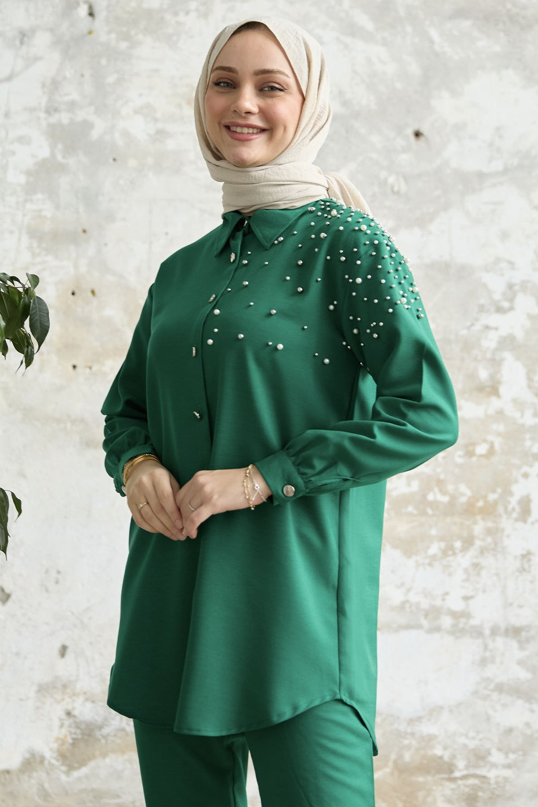 MDS Women Linen Set with Emerald Green Embroidery - Washington