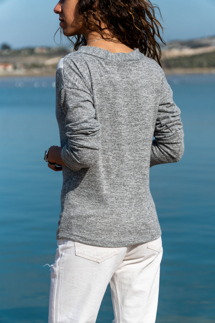 GNS Woman Anthracite-White V-Neck Sweater with Foil Details GK-BST2807 - Évry