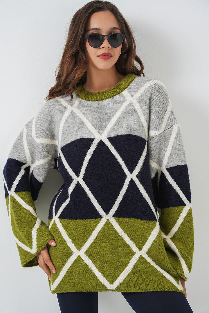 BGD Women Woman Baklava Patterned Oversized Long Sweater 15931 - Dark Green - Pabellón de Arteaga