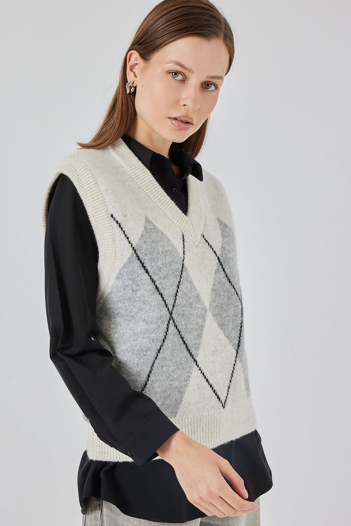 BGD Women Woman Baklava Patterned Sweater 15940 - Ecru - Carson