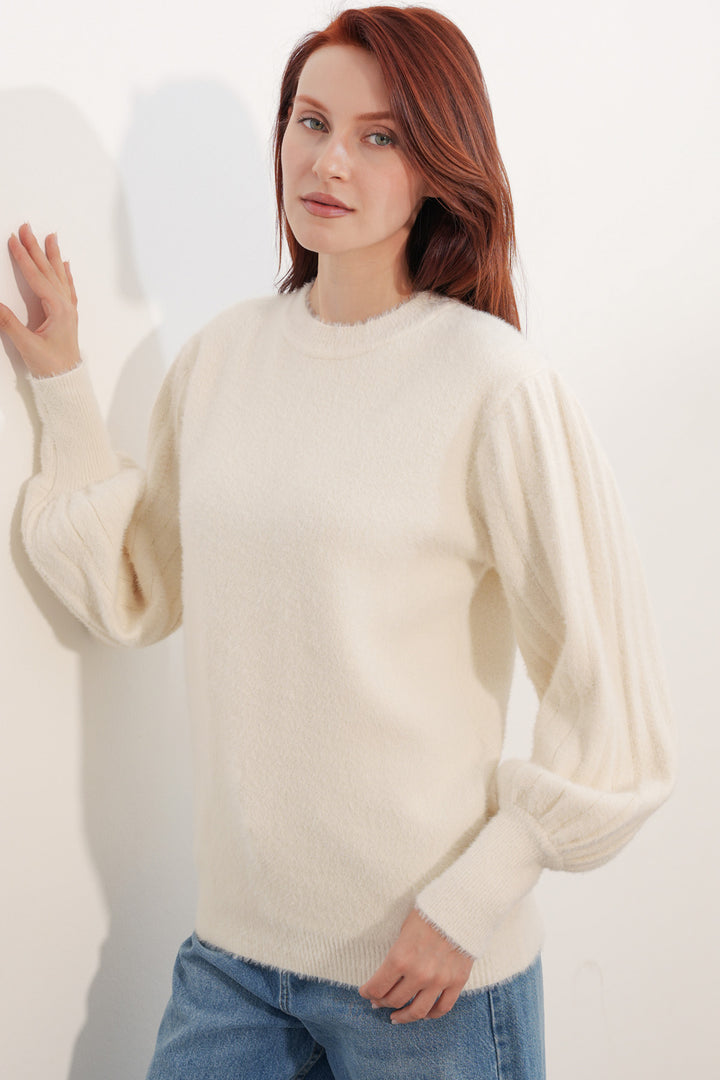 BGD Women Kadın Balon Kol Oversize Triko Kazak 15973 - Krem - Nueva Rosita