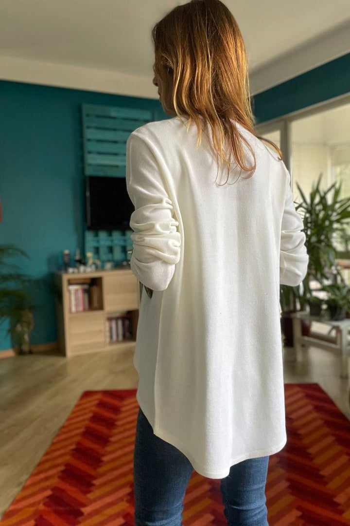 سترة صوفية فضفاضة بأزرار وياقة شال بيضاء للنساء من GNS Bst3328 - Piatra Neamţ