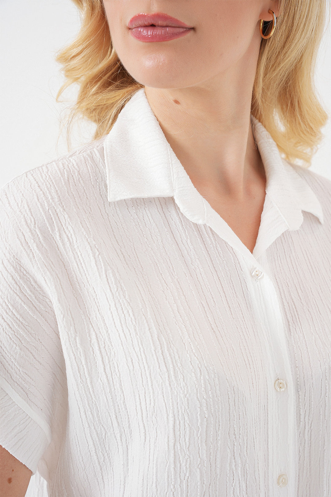 BGD Women Woman Striped Short Sleeve Shirt 20324 - White - Níkaia