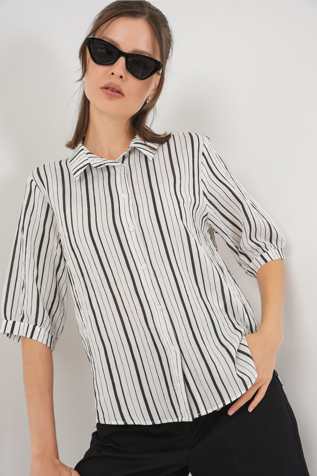 BGD Women Woman Striped Short Sleeve Shirt 20345 - Black - Tonalá