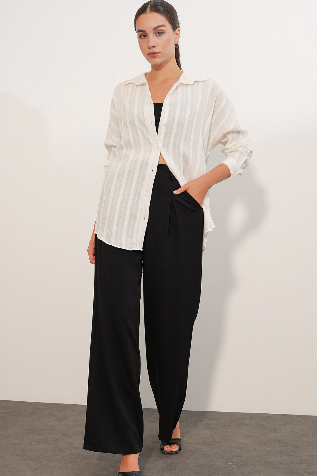 BGD Women Kadın Çizgili Oversize Gömlek 20408 - Beyaz - Northampton