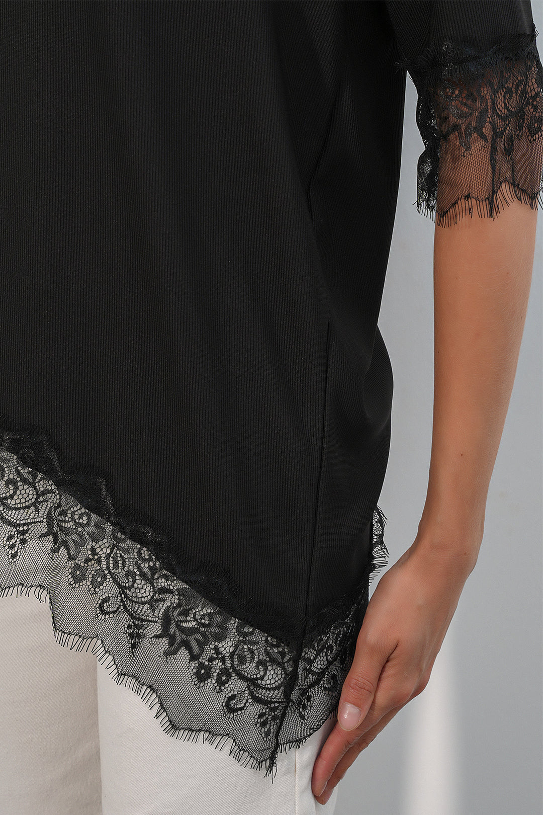 BGD Women Kadın Dantel Detaylı Oversize Bluz 40002 - Siyah - Néa Ionía