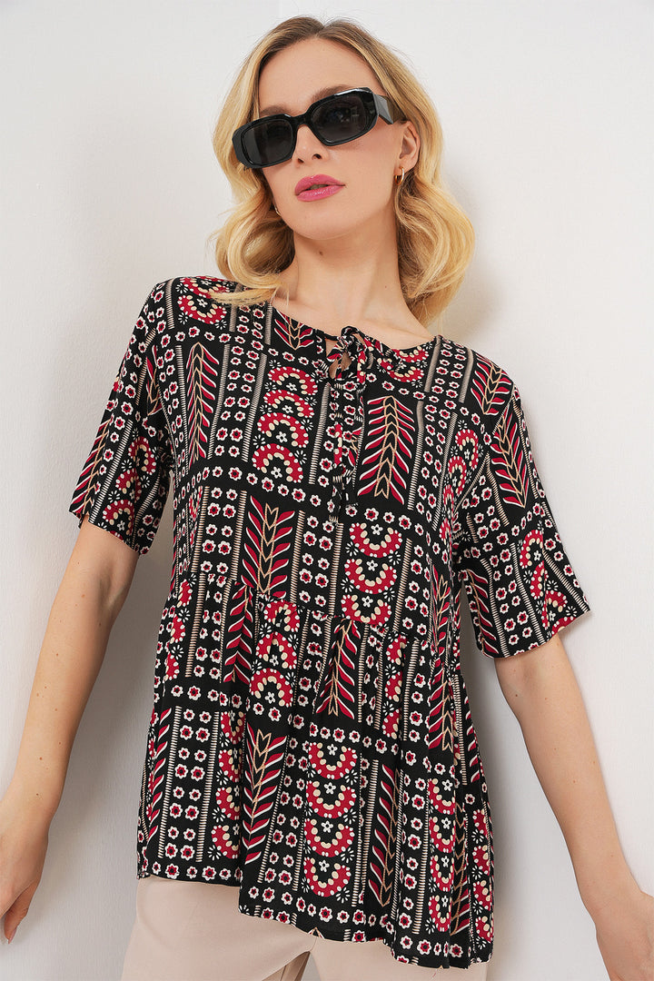 BGD Women Woman Patterned Short Sleeve Blouse 969 - Black - Middlesbrough