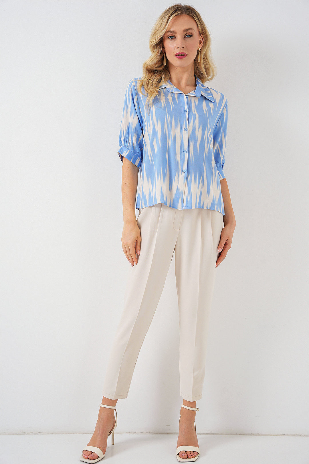 BGD Women Women's Patterned Short Sleeve Crop Top 20337 - Blue - Elizabeth