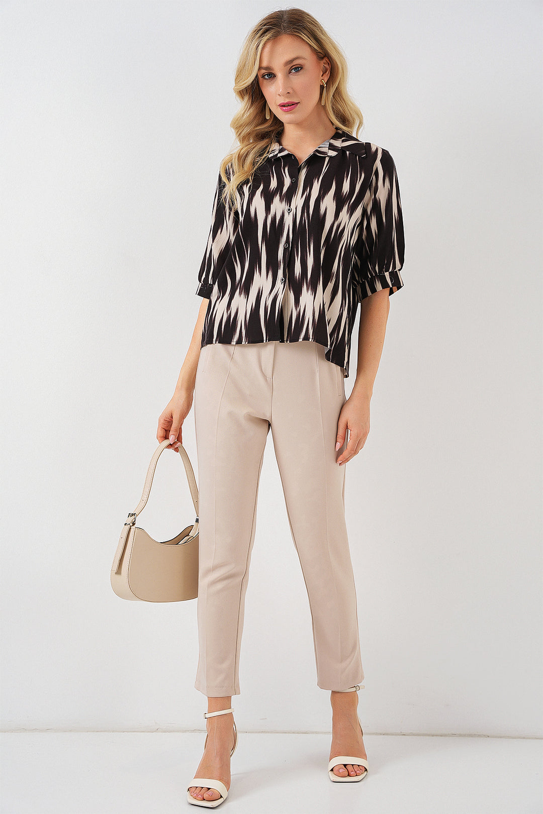 BGD Women Woman Patterned Short Sleeve Crop Top 20337 - Black - Vicenza