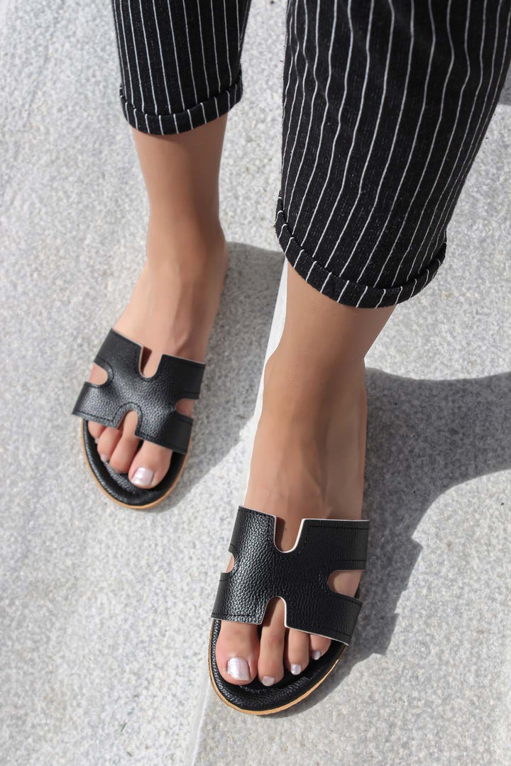 FST Woman Flat Slippers 935ZA113 Black - Anniston