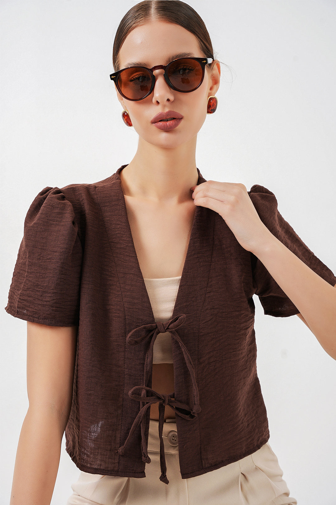 BGD Women Kadın Kısa Kol Crop Bluz 958 - Kahverengi - Citrus Heights