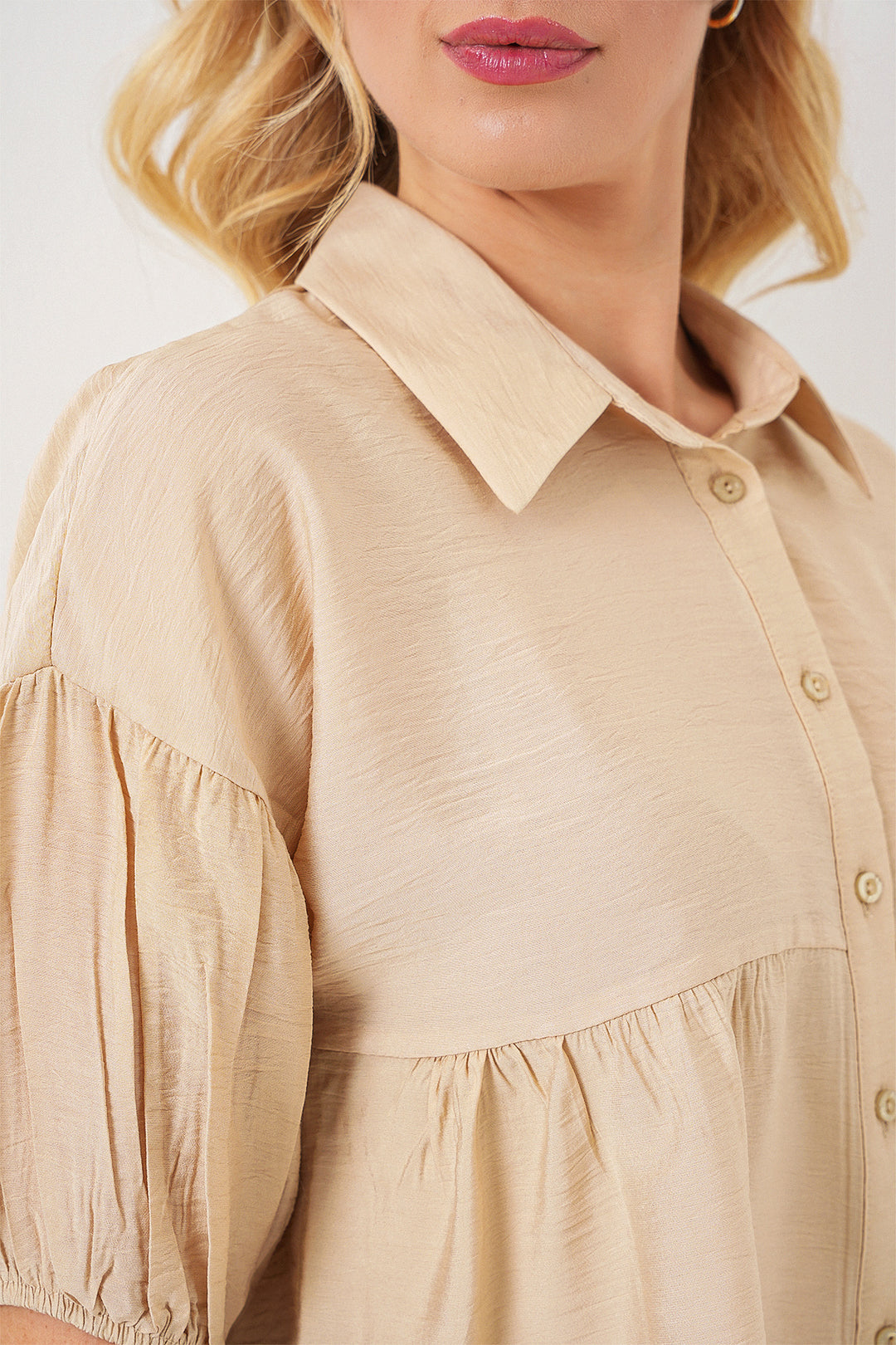 BGD Women Woman Short Sleeve Crop Top 20335 - Beige - Dorsten