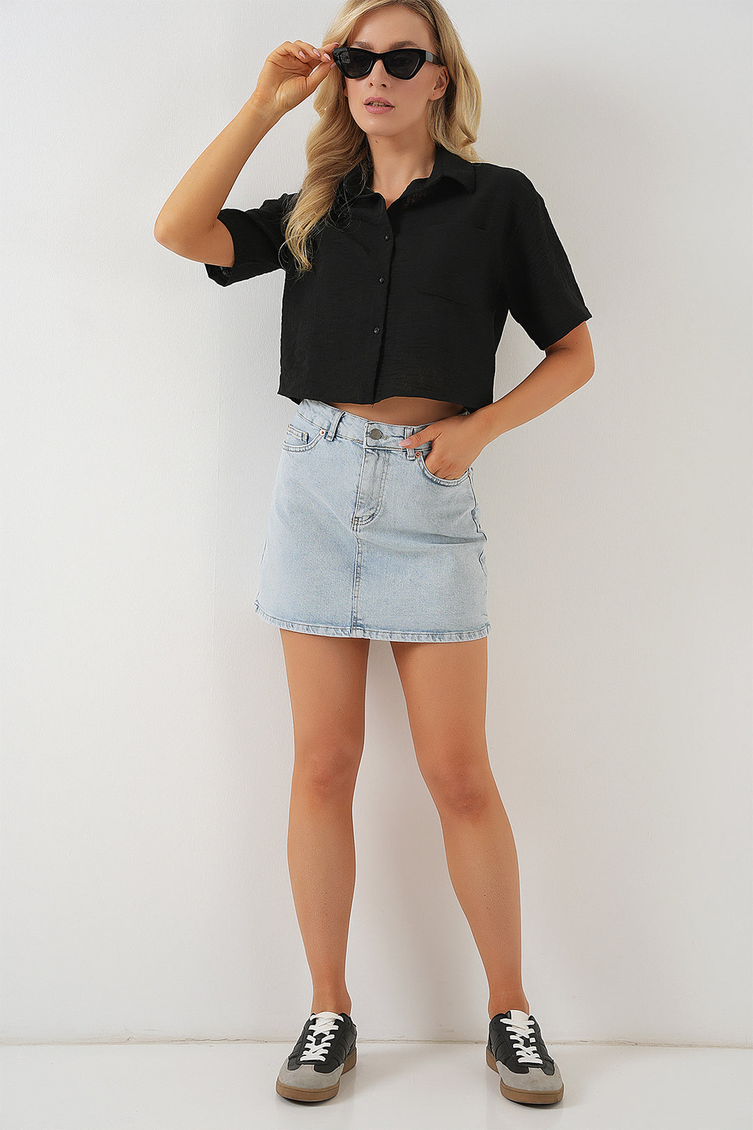 BGD Women Women's Short Sleeve Crop Top 20341 - Black - Maspalomas