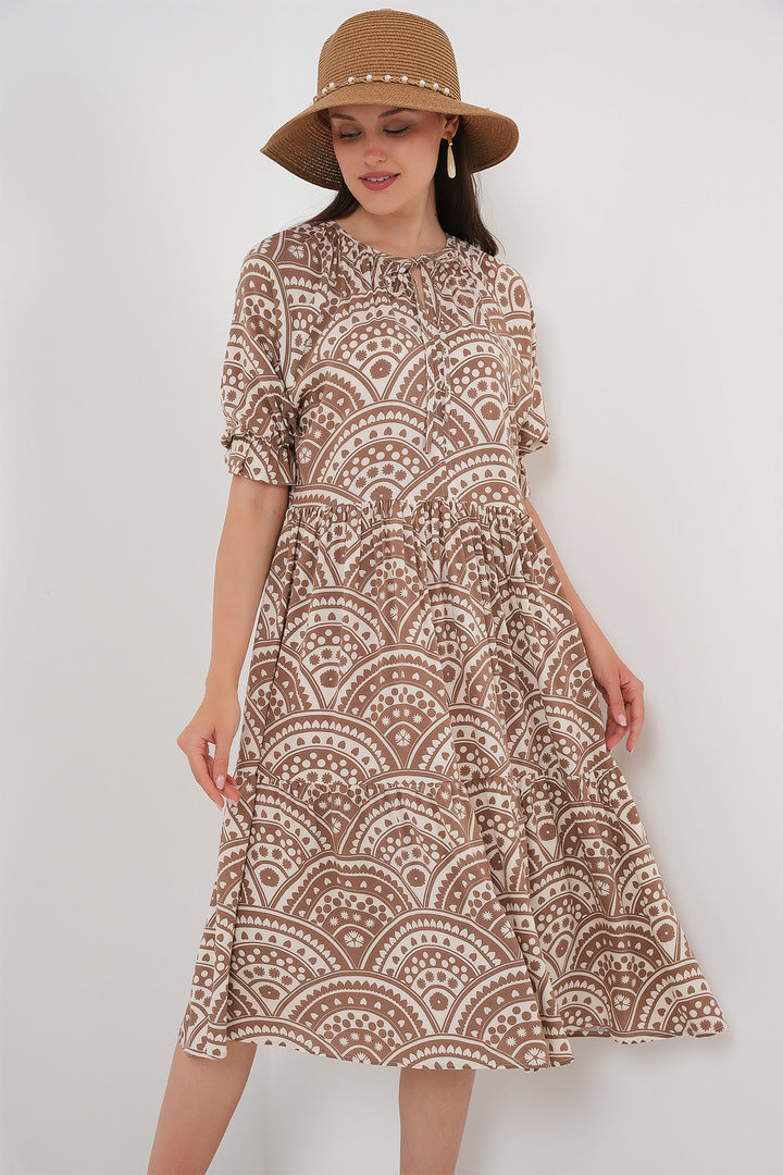 BGD Women Woman Short Sleeve Patterned Dress 2553 - Beige - Arvada